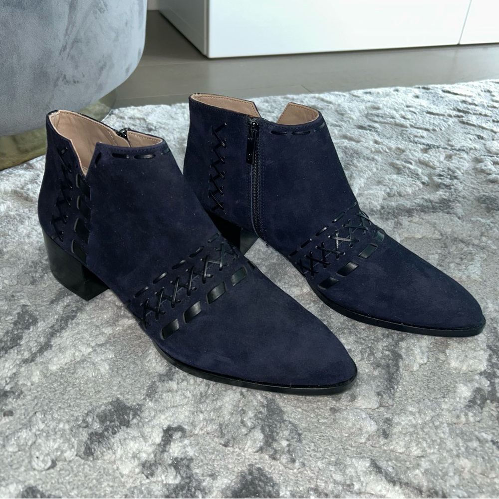 NWOT Donald J Pilner Bowery Navy Blue Suede Ankle Boots